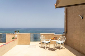 Pam's Seaview Apartment
